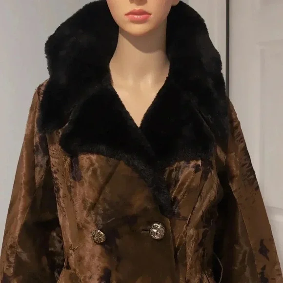 1960s imitation fur coat - Picture 3 of 12